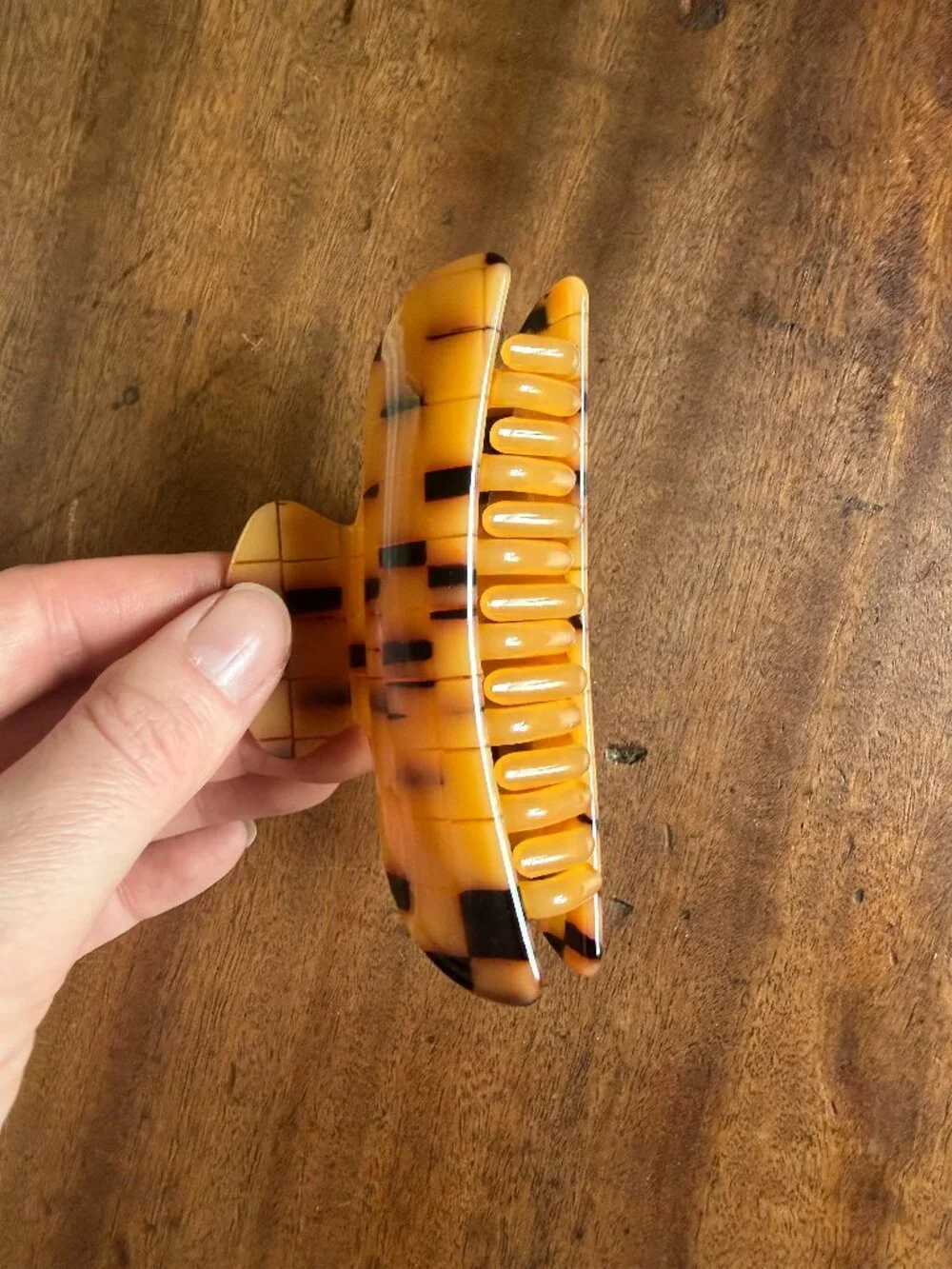 Machete Midi Heirloom Claw in Blonde Checker